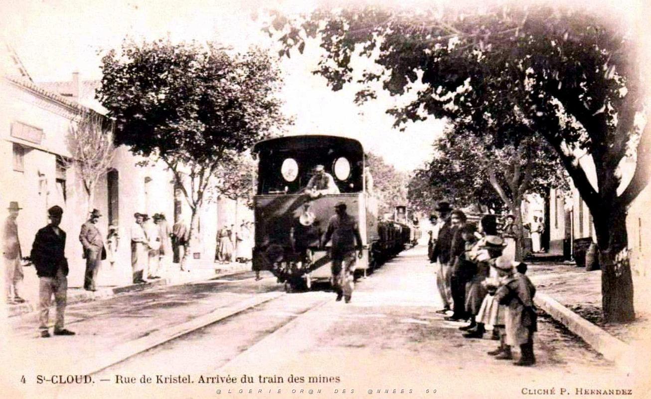 2151-Saint-Cloud - Rue de Kristel - Arrivee du Train des Mines.jpg